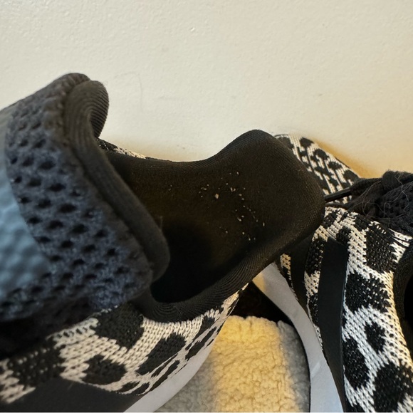 Adidas Originals Women's Swift Run Shoes - Picture 6 of 10